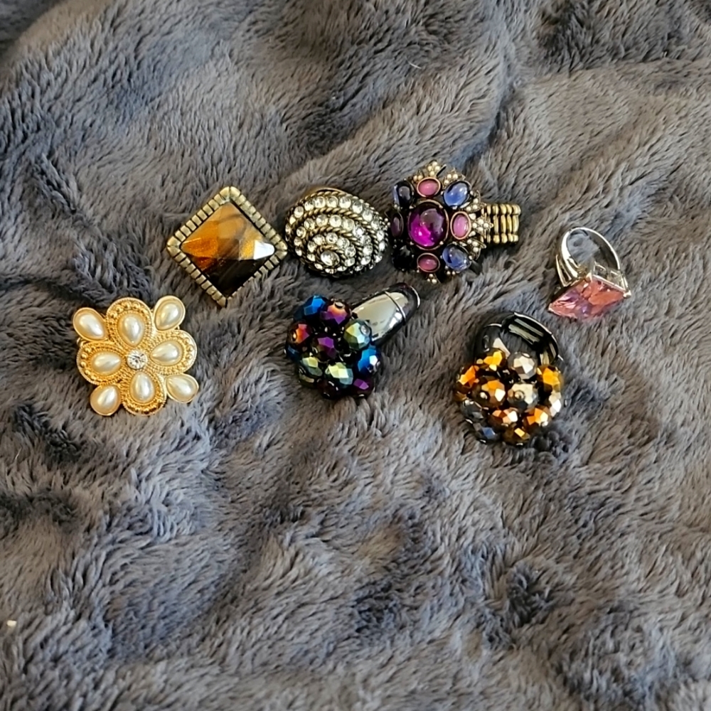 Set of 7 chunky rings